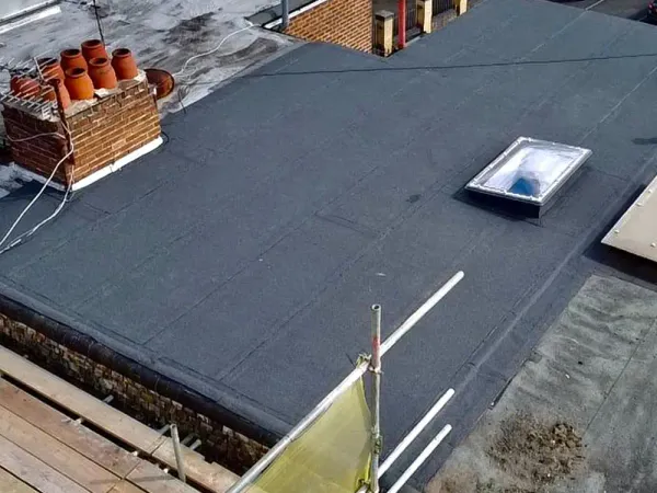 Flat roof refurbishment with EPDM rubber system